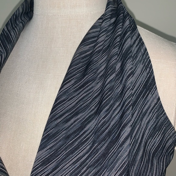 Laundry dress with lots of stretch in the fabric - Picture 4 of 6